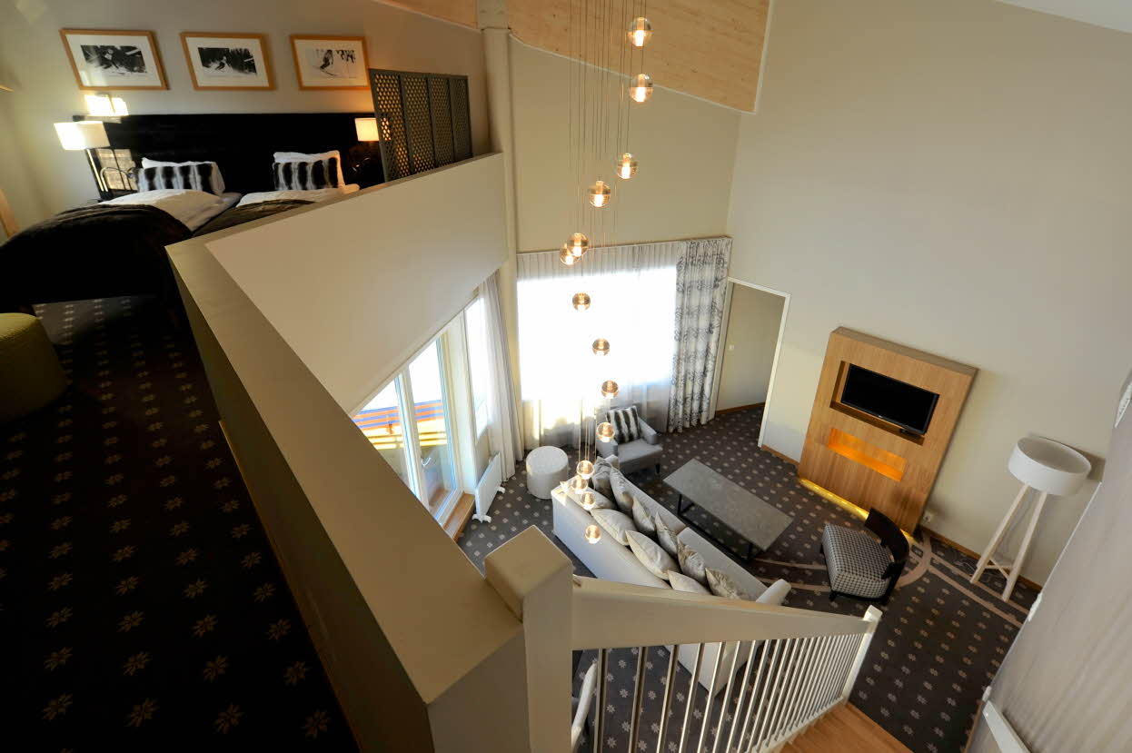 La grande suite du Myrkdalen Hotel vue depuis la mezzanine