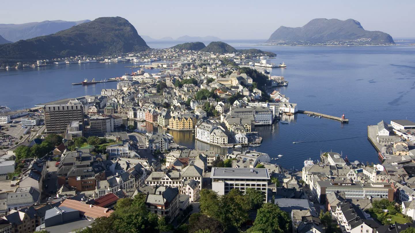 alesund fjord tour