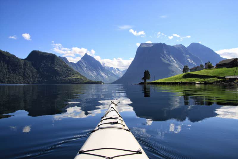 Kayak en Hjørundfjord